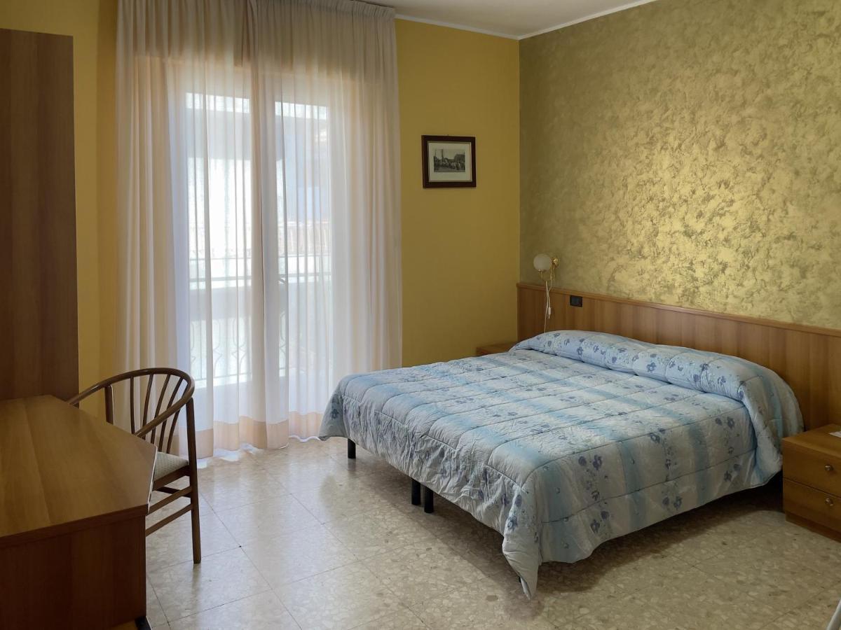 Hotel La Lanterna 3*