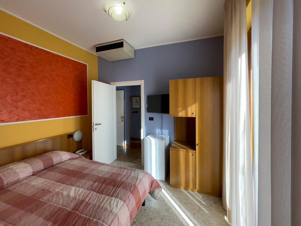 La Lanterna 3*